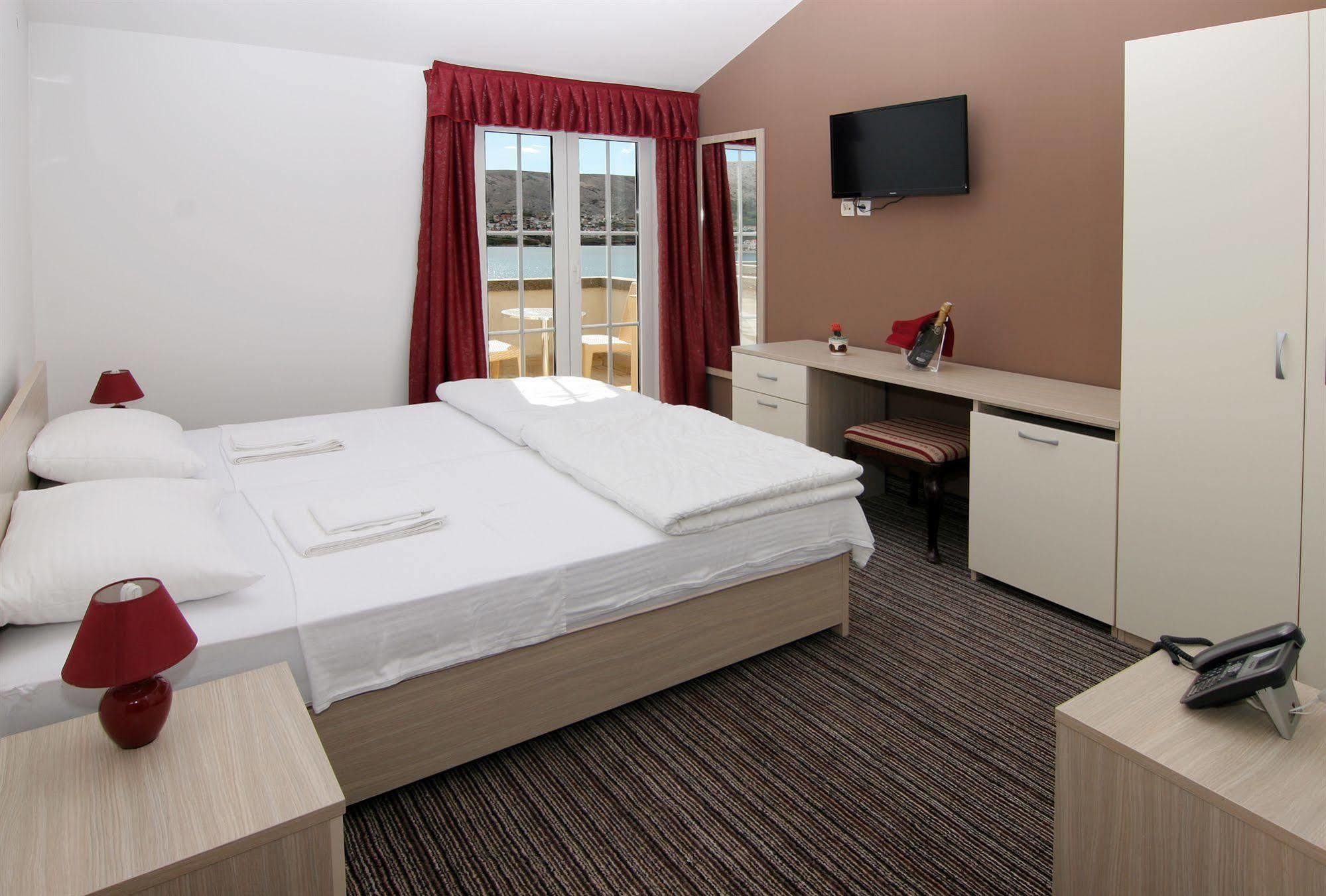 Hotel Belveder Pag Town